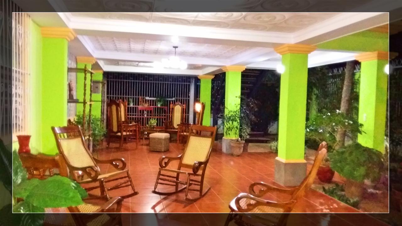 Hostal San Antonio Леон Екстер'єр фото