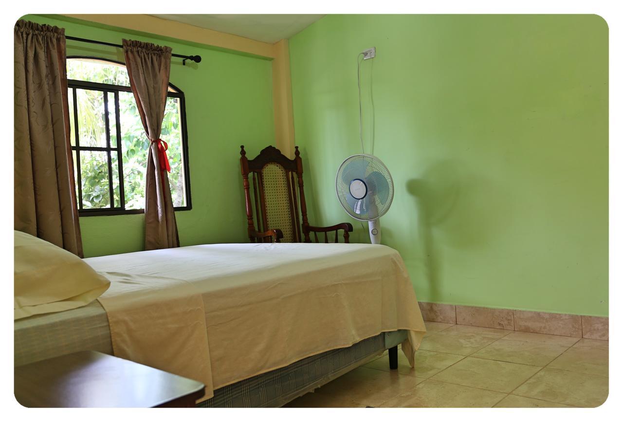 Hostal San Antonio Леон Екстер'єр фото