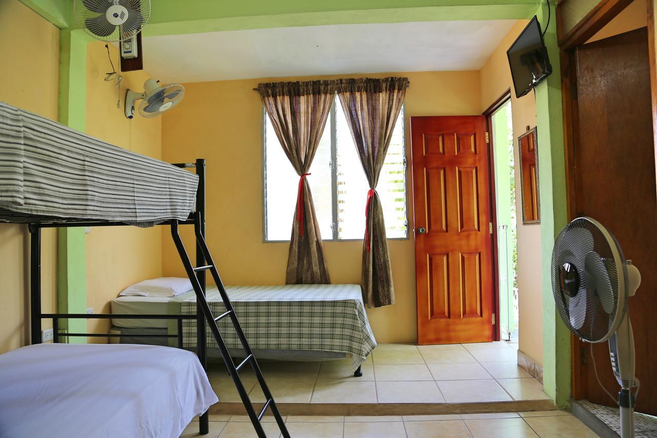 Hostal San Antonio Леон Екстер'єр фото